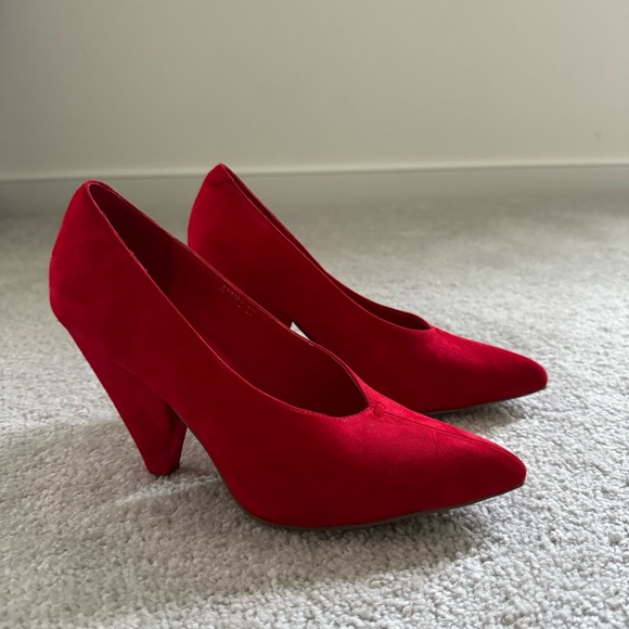 Silent D Minnie Heel Pumps - Picture 5 of 7